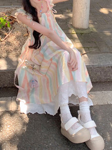 法式甜美可爱彩色条纹吊带连衣裙女多巴胺时尚减龄宽松显瘦长裙子