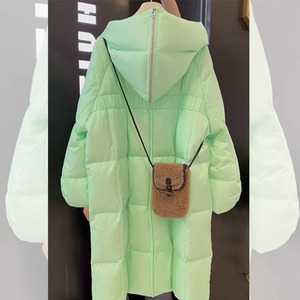 韩系绿色连帽中长款羽绒服女冬季2023新款高级感超好看面包服外套