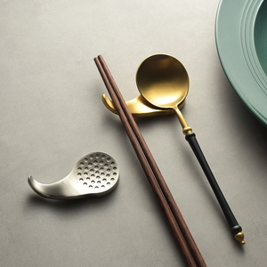 秋和岚匠 手工水滴创意 两用筷勺子架托 304不锈钢筷枕 台面摆件