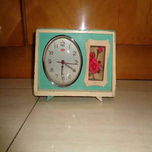 津钟表厂造型特殊少见的木壳闹表、闹钟、座钟（包老保真）品