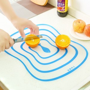 寿司切板厨房切水果垫塑料可弯曲砧板家用切菜板软质分类案板户外