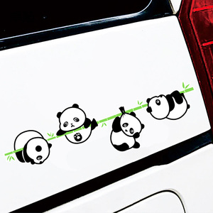 卓贴 可爱爬竹子熊猫卡通遮挡划痕大面积车门装饰保险杠汽车贴纸