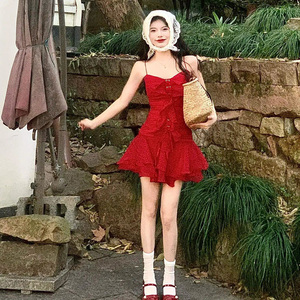 法式高级感超好看绝美小裙小清新红色吊带连衣裙女春季内搭打底裙