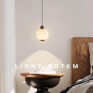 主卧室床头吊灯现代简约网红感单个小吊线灯创意个性2024新款灯饰