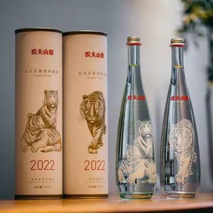 首批农夫山泉虎年纪念瓶限量版2022年虎年纪念版玻璃瓶限量收藏版