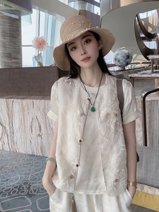 新中式国风女装2024新款夏季薄款刺绣盘扣白色马甲女款短袖小上衣