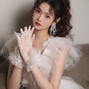 2021韩式韩版简约防晒优雅短款婚礼结婚手套新娘白色蕾丝婚纱配饰
