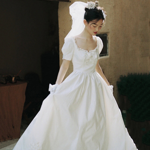 法式轻婚纱2024新款新娘复古公主风缎面森系出门纱超仙齐地礼服裙