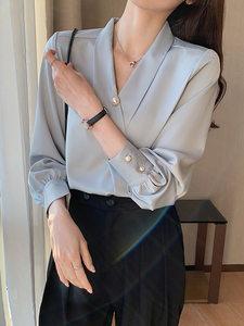 珍珠缎面V领上衣女气质高级感长袖衬衫设计感小众法式通勤职业装