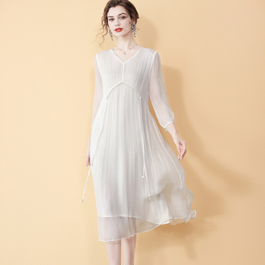 白色真丝连衣裙春夏2024新款高端轻奢气质裙桑蚕丝超仙法式度假裙