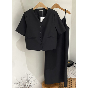 韩版时尚休闲黑色短袖西装外套女夏季设计感宽松别致短款v领西服