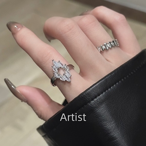 轻奢高级感镶钻大钻锆石钛钢戒指女ins小众设计冷淡风食指尾戒