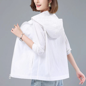 韩系防晒服女士中年人夏季新款薄款纯色透气长袖连帽衫上衣短外套
