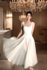 白色吊带连衣裙气质法式网纱蓬蓬仙女裙领证小礼服显瘦收腰长裙