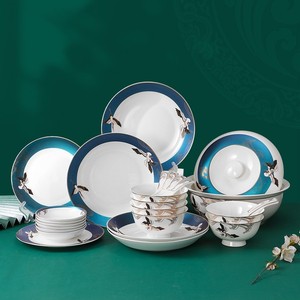 精致中式骨瓷餐具套装陶瓷碗碟家用碗盘子轻奢组合白鹤国潮礼品装