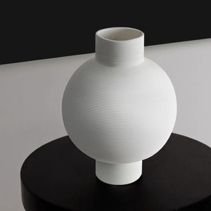 素白细纹陶瓷高级感花瓶 现代简约大肚子花器 客厅餐厅装饰摆件