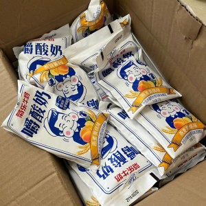 菊乐嚼酸奶燕麦黄桃果粒早餐奶学生儿童特价袋装一整箱酸牛奶