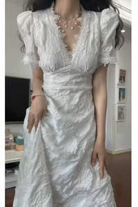 【铃兰之夏】法式复古优雅白色剪花泡泡袖V领连衣裙