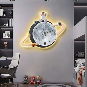 2024新款月球客厅挂钟网红儿童房卡通创意钟表卧室静音壁挂时钟灯