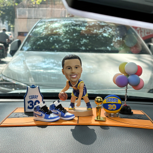 nba球星篮球公仔科比库里人偶汽车中控台摆件詹姆斯车载饰品玩偶
