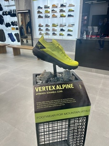 加拿大正品代购Arcteryx始祖鸟VERTEX登山鞋 不退换