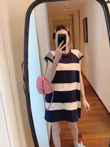 大码韩国女装2024夏季新款时尚条纹拼接坎肩袖减龄宽条纹连衣裙女