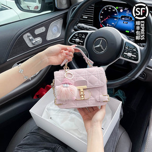 SKT STY今年流行小香风盒子包包2024新款粉色链条小方包女