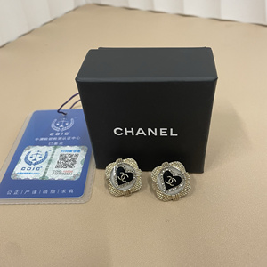 CHANEL/香奈儿22A玫瑰金色合金耳钉 成色：95新 配件：盒子