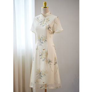 白色旗袍2024新款夏季改良年轻款少女奥黛连衣裙新中式小个中长款