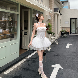 原创小众设计白色蕾丝吊带连衣裙女夏季小个子纯欲仙女蓬蓬短裙子