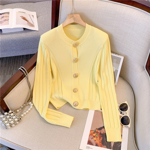 美式嫩黄色金属扣圆领针织开衫女早秋季新款冰丝修身短款外套上衣