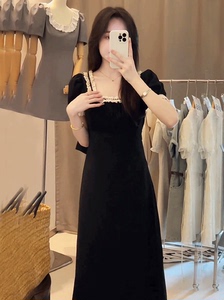 高级感黑色蕾丝方领连衣裙2024新款女夏季纯欲气质收腰显瘦长裙女
