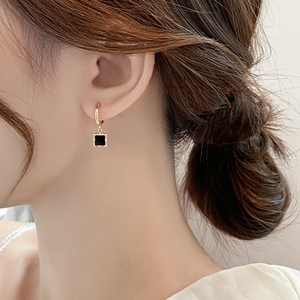 日韩气质黑色耳环女轻奢小众设计方形耳扣2023年新款爆款高级耳饰