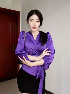 轻熟风绸缎面上衣女春秋设计感绑带V领紫色衬衫法式收腰小众衬衣