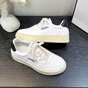 米兰设计韩国小白鞋子真皮厚底百搭小众设计运动休闲复古板鞋女