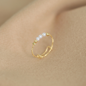 推拉式珍珠戒指女轻奢高级感法式优雅小众设计甜美可爱2024年新款