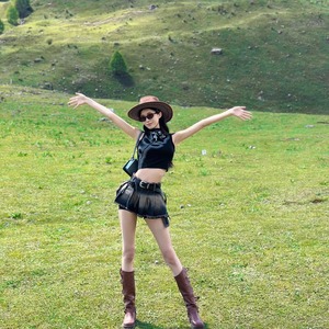 新疆西藏川西旅游穿搭呼伦贝尔大草原背心短裙西部牛仔风辣妹服装
