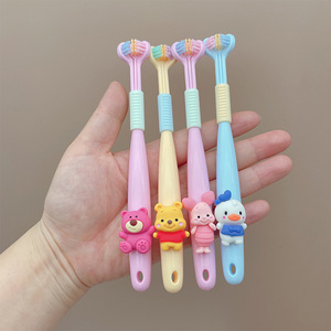 可爱草莓熊三面牙刷日常创意儿童软毛小头牙缝刷2-12岁便携护齿刷