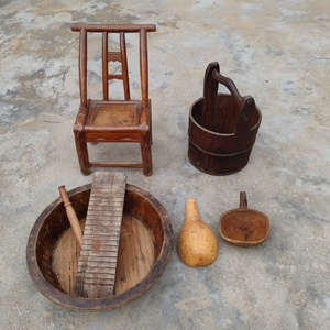 怀旧老物件木桶木盆木水瓢小木椅小板凳搓衣板影视道具民俗装饰品