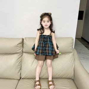 女童韩版洋气套装2023夏女宝休闲格子吊带裙上衣娃娃衫短裤两件