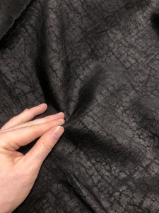 黑色龟裂纹香云纱26姆米1.1米宽100桑蚕丝，真丝复古国风服饰面料