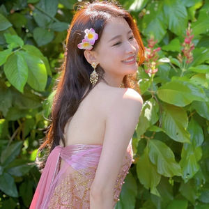 泰国传统服装傣装西双版纳泼水节民族网红套泰式拍照写真网红明星