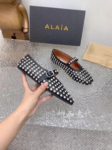 意大利代购Alaia 24春夏新款闪钻装饰一字扣百搭浅口平底单鞋女鞋