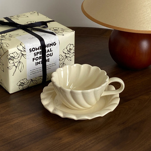 奶油色创意花瓣咖啡杯碟套装陶瓷下午茶杯礼盒装早餐杯伴手礼杯子
