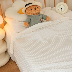 儿童宝宝A类超柔豆豆毯3D按抚盖毯幼儿园毛毯保暖双层空调小被子