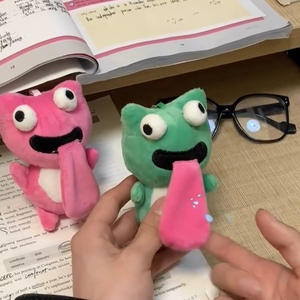 吐舌亲嘴青蛙挂件舌头贴贴眼珠抽拉磁吸玩偶可爱舌吻小绿蛙钥匙扣