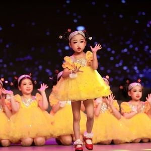 六一儿童演出服小星星黄色蓬蓬纱裙女童亮片公主裙幼儿舞蹈表演服