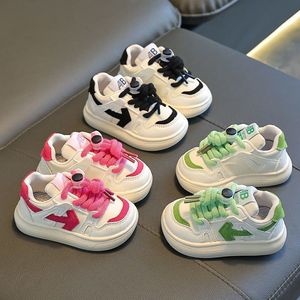 巴拉巴拉清货新款春秋季婴幼儿童运动鞋软底1到3岁5男女童板鞋6宝