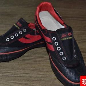 鞋石林厂家直销足球鞋踢球黑色帆布国货钉鞋产经典云南