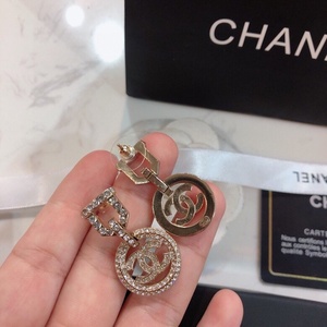 法国直邮Chanel香奈儿耳钉 2024新款双C字母圆圈边满钻吊坠耳环